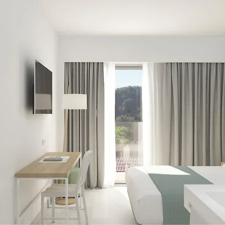 فندق Seasun Aniram 4*